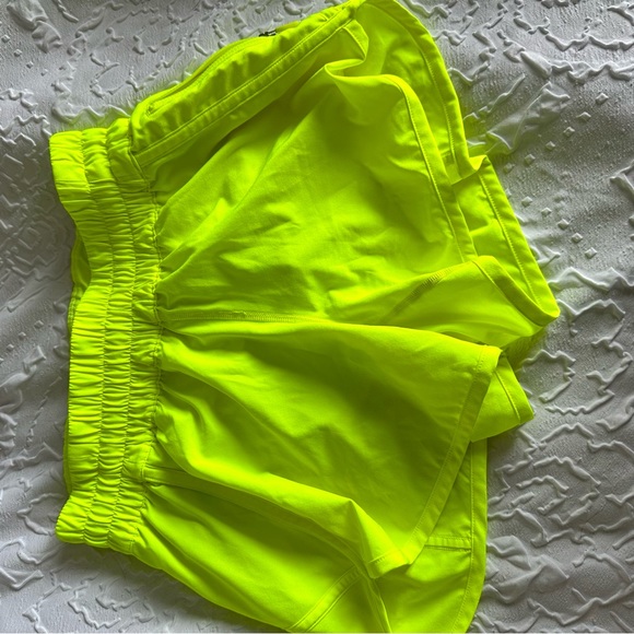 Lululemon Tracker Short - Highlight Yellow -Size 6 - Picture 6 of 6